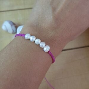🐚🍇NWT M06 Braided bracelet with freshwater pearl. Woven bracelet. Adjustable.